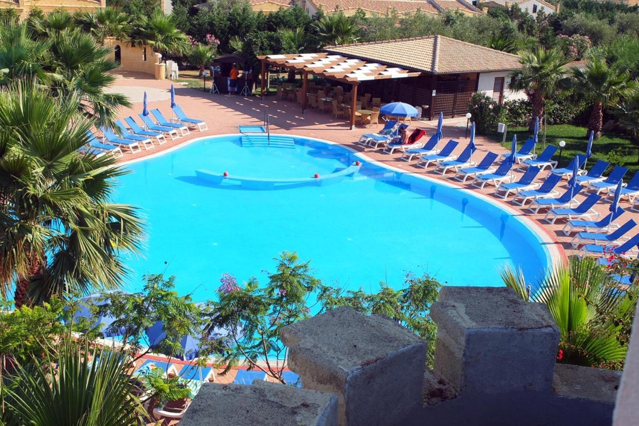 Dolcestate Hotel -Club Кампофеличе ди Рокела Екстериор снимка