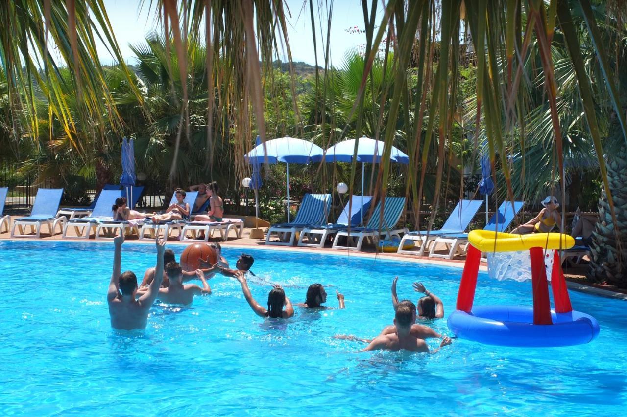 Dolcestate Hotel -Club Кампофеличе ди Рокела Екстериор снимка
